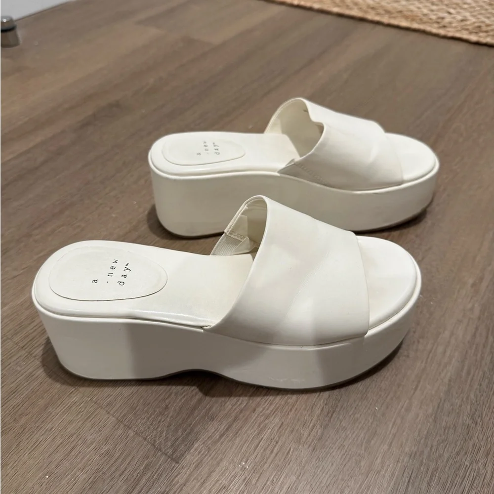 a new day Cream Platform Slide Sandals
